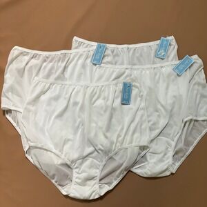 Vintage Dixie Belle Nylon Panties 819 White Briefs Underwear Size 12 NOS 4 Pairs